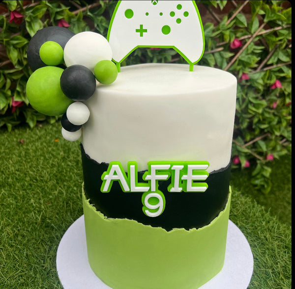 Gamer cake, topper and charm name & age only